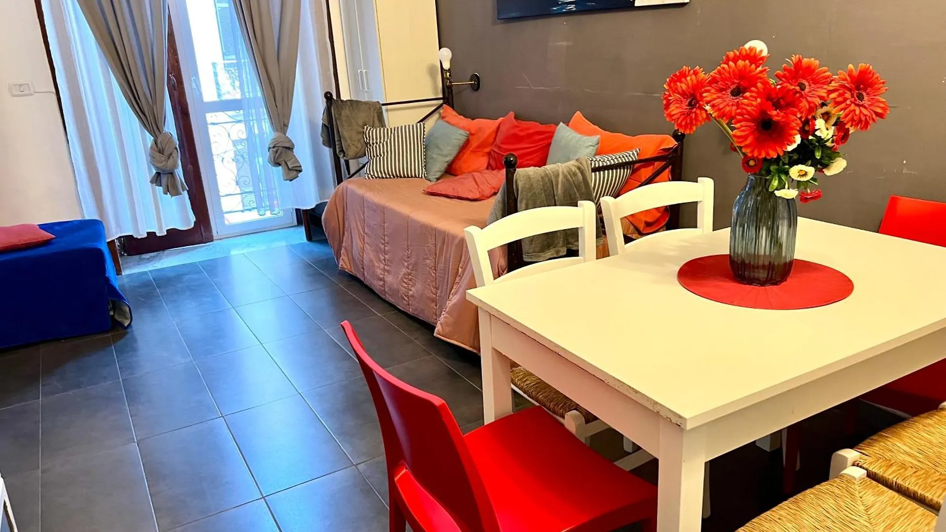 Appartement La Porta Accanto Napels